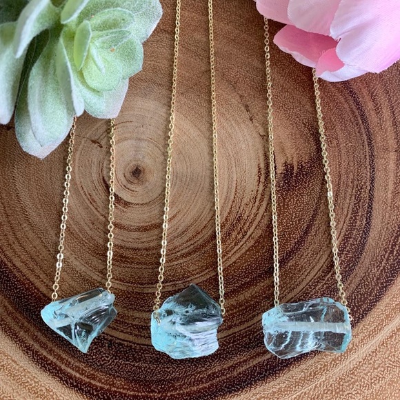 Raw Aquamarine 18K Gold Necklace - Picture 3 of 8